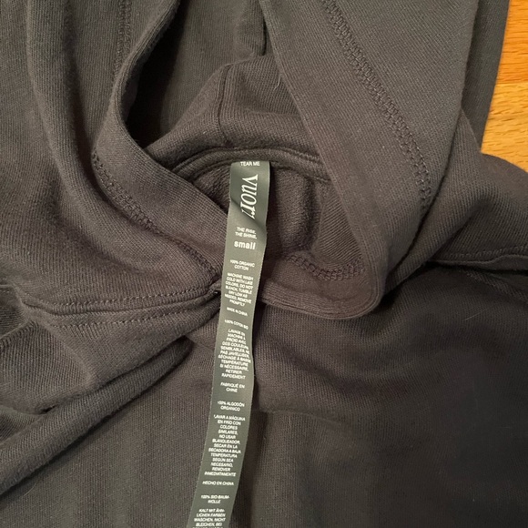 Vuori Sunnyside🌞 Hoodie in Charcoal ❤️😊 - Picture 4 of 5